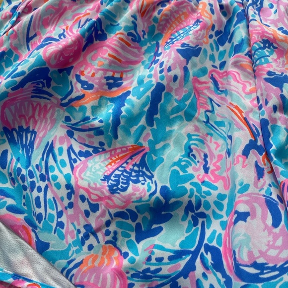 Lilly Pulitzer Luxletic Shorts. Small: - Picture 2 of 5